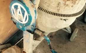 Бетономішалка на 160 літрів.