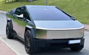 005 Tesla Cybertruck з водієм для фотосесії зйомки