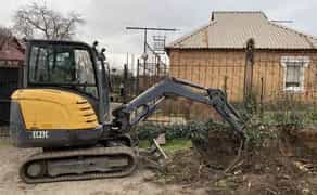 Послуги мініекскаватора в Кривому Розі: копання траншей, фундаментів та септиків