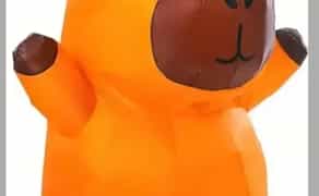 Яскравий надувний костюм капібари