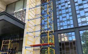 Вишка-тура (риштування на колесах).