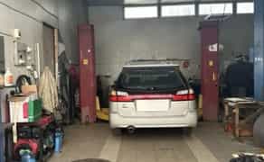 Місце в боксі з підйомником, всі комунікації, зручний заїзд