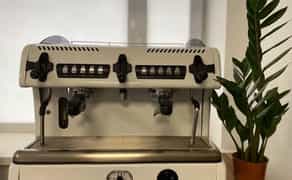 Кавомашина/кавоварка професійна на 2.8 кв Ла спазіале/обель