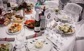 Посуд - для весілля та інших заходів.