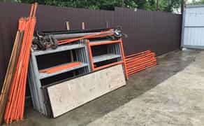 Вишка тура, будівельні ліса