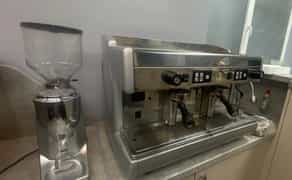 Кавомашина Wega Espresso 2GR та Кавомолка прямого помелу Quamar M80-E.