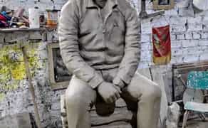 Надгробна скульптура, пам'ятник портрет фігура моделювання в глині під замовлення