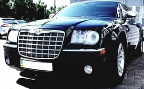 136 Chrysler 300C чорний авто на весілля замовити з водієм