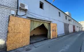 Гаражний бокс для роботи з автомобілями