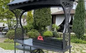 Мангали різних розмірів - для приготування стейків, овочів гриль, риби та курятини. Шампури в комплекті.