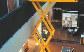 Підйомник ножичний акумуляторний Haulotte Compact 8.