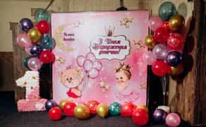 Банер, каркас, підставка для кульок та цифра 1 для фотозони