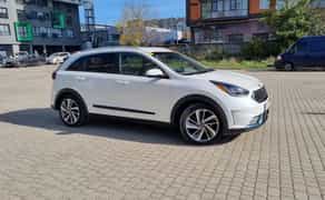 Пасажирські перевезення таксі трансфер KIA Niro EV 2022 рік