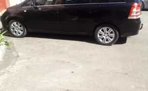 Легковий автомобіль в ідеальному стані