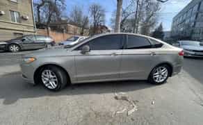 Ford Fusion Hybrid. RedRent.