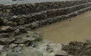 Професійне Укріплення Підпірних Стін із Габіонів: Надійний Захист Схилів та Берегів!