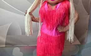 Яскраве шоу: стриптизерка Белла.