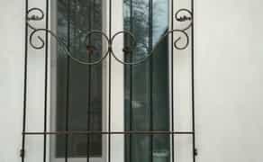 Решітки, грати, броньовані двері