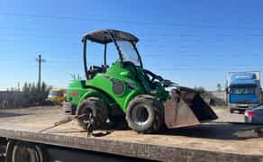 Міні телескопічний навантажувач