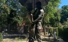 Фігурний фонтан із бронзи склопластику