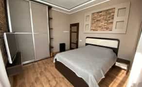 Затишна 2-кімнатна квартира з власним генератором для безперебійного комфорту