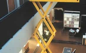 Підйомник ножичний акумуляторний Compact 8