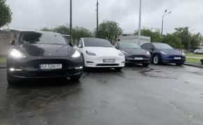 Авто Tesla V/3; Honda M-NV в користування з викупом
