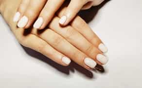 Манікюр та нарощування нігтів.Недорого