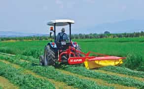 Самохідна косарка: Швидке та якісне скошування у валки