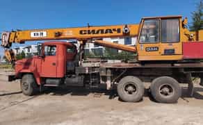 Кран 28 тон. Стріла 22м