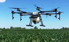 Дрон для сільського господарства, обробка землі