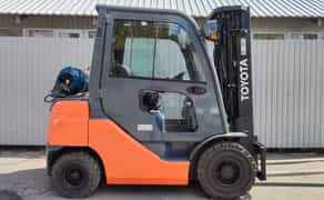 Навантажувач TOYOTA 8FGF25