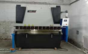 Гнуття (згинання) листового металу: Технологічний процес надання металевим листам необхідної форми та кутів згину.