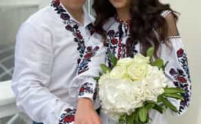 Вишите плаття та чоловіча сорочка