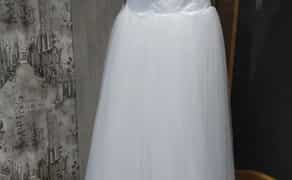 Шикарна весільна сукня