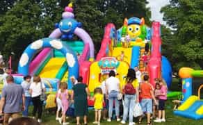 Надувна гірка горка батут атракціони на свято аттракционы вата попкорн