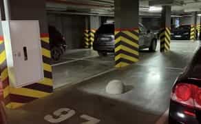 Паркомісце в підземному паркінгу: зручний заїзд та виїзд