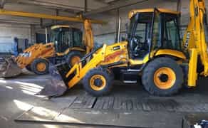 Екскаватор навантажувач