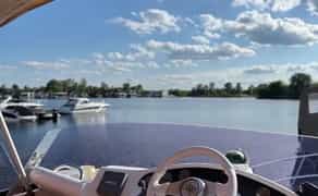 Яхта для VIP відпочинку , до 8 осіб