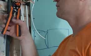 Послуги електрика. Електромонтаж у вашому житлі.