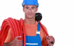 Сантехнік, електрик, зварювальник – досвідчений майстер у Кам’янському