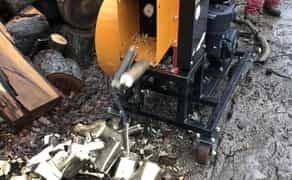 Подрібнювач гілок: швидке прибирання території