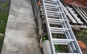 Драбини 370 грн сходи трисекційна, довжина 10 м