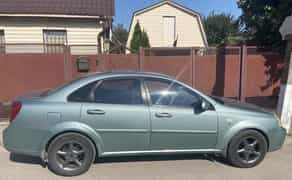 Автомобіль Шевроле Лачетті