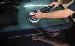 Полірування автомобільного скла та інших скляних поверхонь