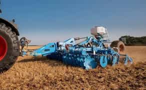 Сівалка, посів зернових та зернобобових.