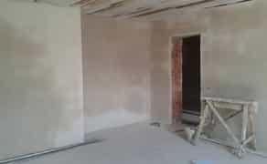 Стяжка підлоги. Встановлення перестінків. Бетонні роботи.