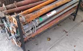 Стійки та ліси