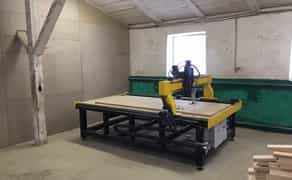 ЧПУ станок фрезер рейка та інтегрована 4-та обертова вісь (поворотний стіл).