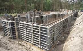 Опалубка для стін та фундаментів
